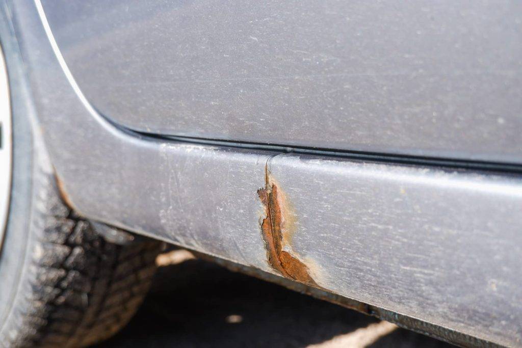Signs You Need To Dispose Of Your Old Car Rust Issues